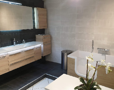 Gardès & Laroche possède un showroom pour visualiser la salle de bains de vos rêves